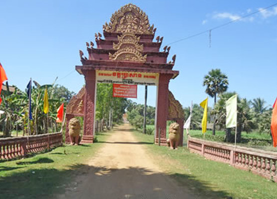 attraction-Wat Prasat Gate Kampong Thom.jpg